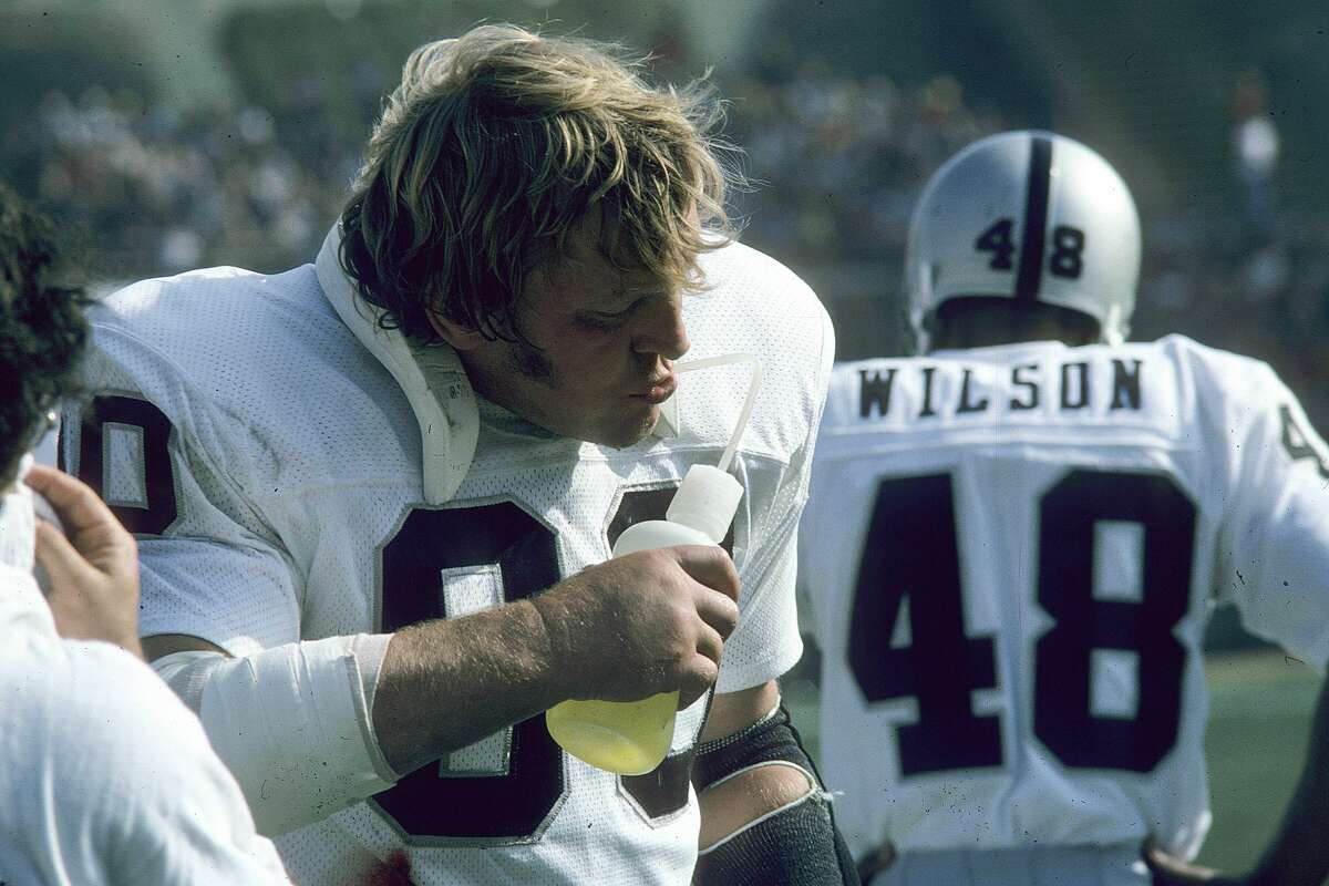 NFL Thursday: The Best Players Ever, Raiders Edition – Daily